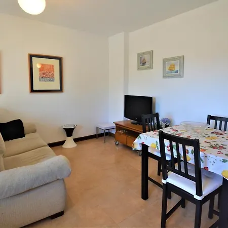 Apartamento Con Piscina En El Entorno De サンシェンショ