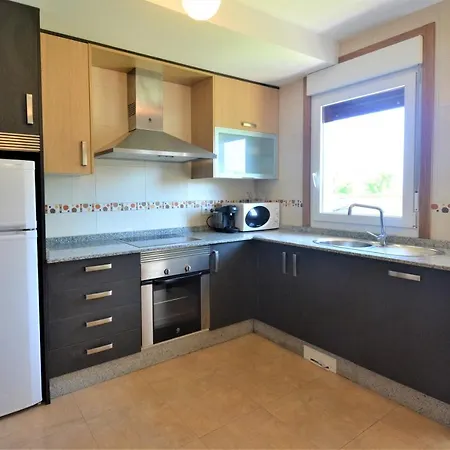 Apartamento Con Piscina En El Entorno De サンシェンショ