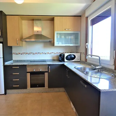 Apartamento Con Piscina En El Entorno De サンシェンショ